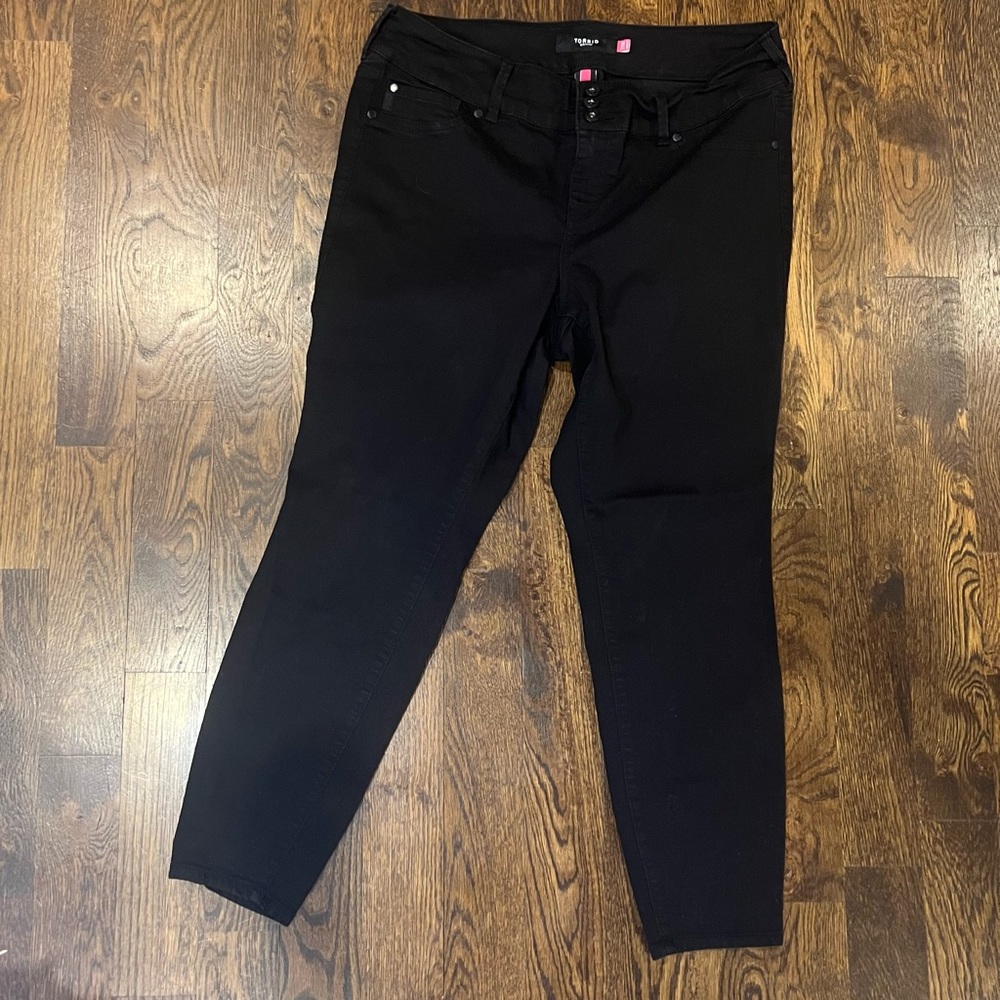 Torrid true Black denim jeans. Jeggings. 20R